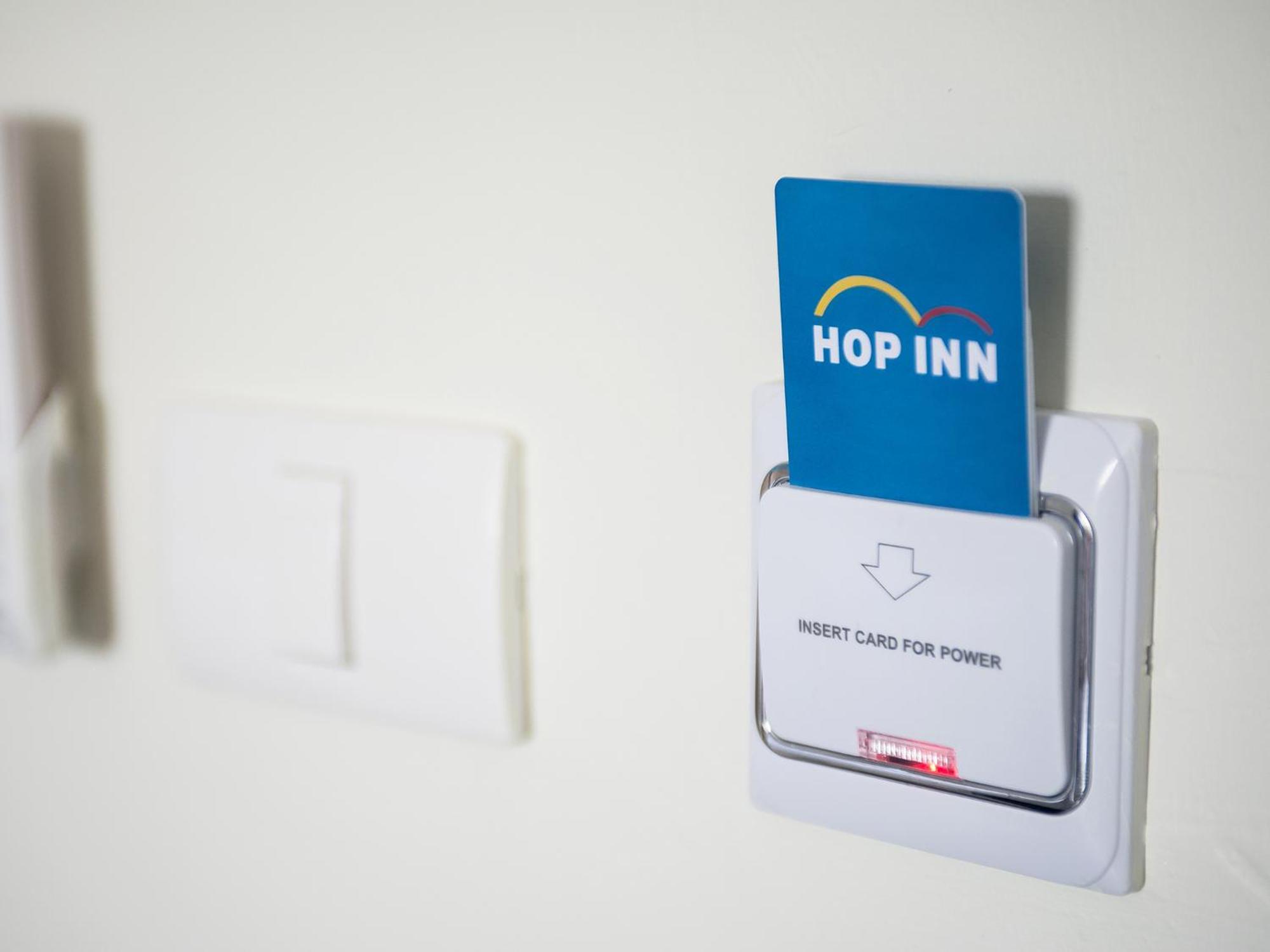 Hop Inn Накхон Си Тамарат Екстериор снимка