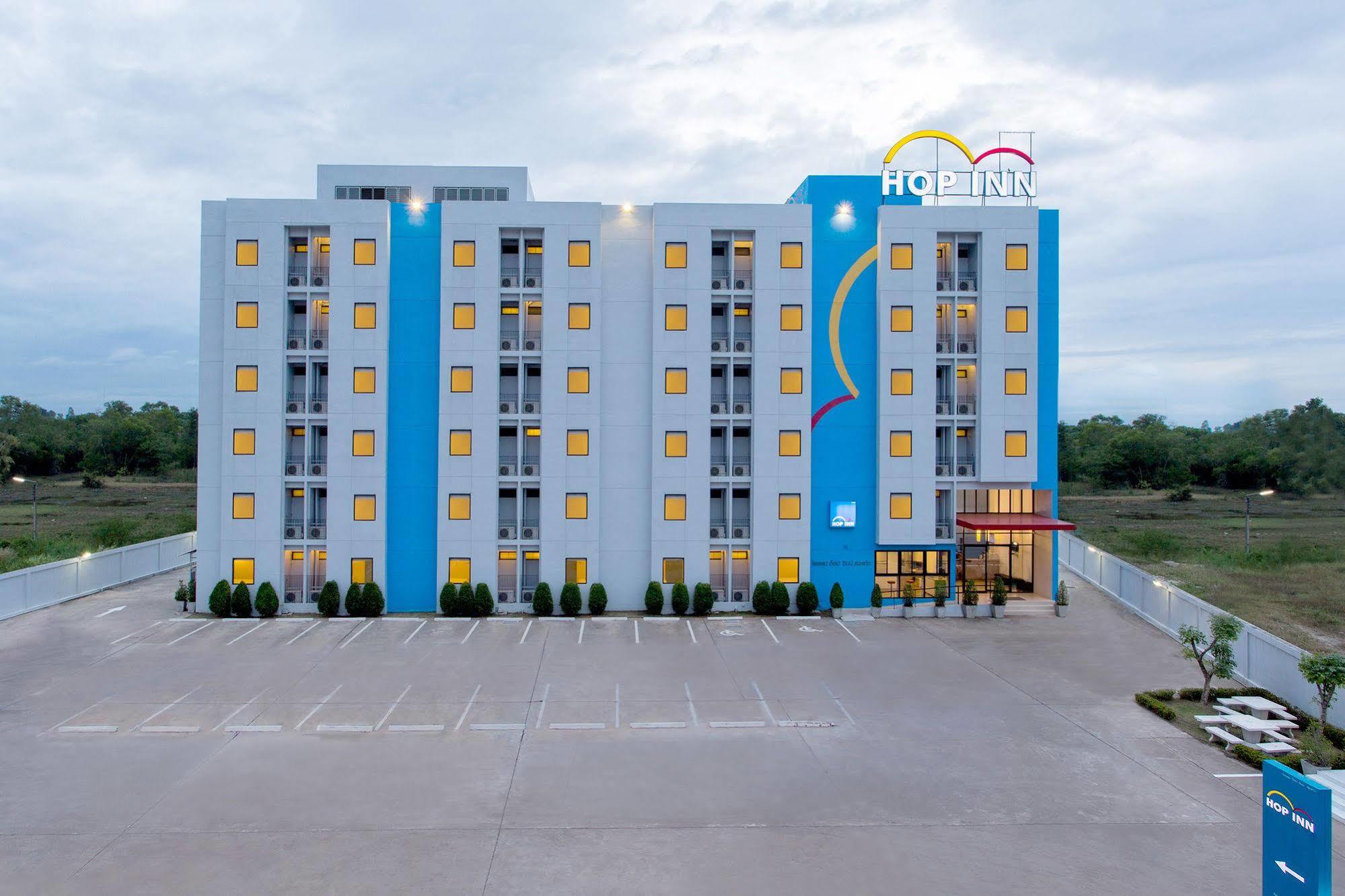 Hop Inn Накхон Си Тамарат Екстериор снимка